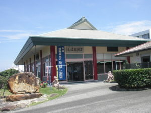 三段壁洞窟入口